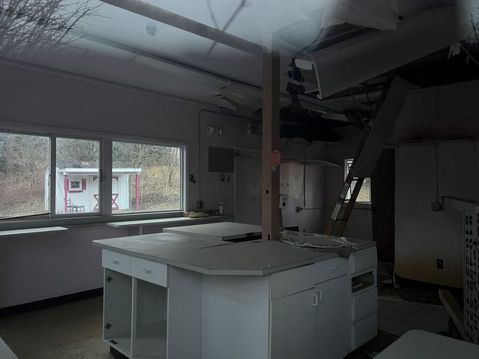 Coffee Express (Sandys Coffee Spot) - January 17 2023 Photo (newer photo)